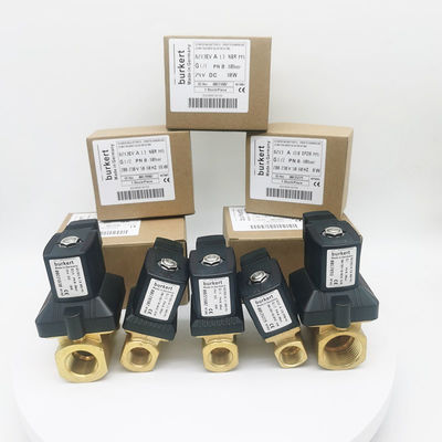 220V Burkert Solenoid DC Voltage Valve Rentang Tekanan 0-10 Bar '00126201