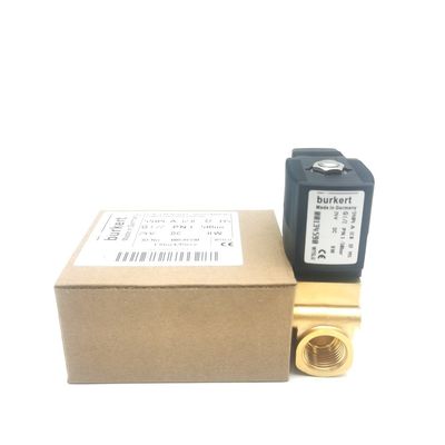 00126201 6014 D Biasanya BURKERT katup elektromagnetik Buka G1/8 2.0 Aliran Lubang AC220V 8W Brass Valve Body 32 * 32 0~10bar