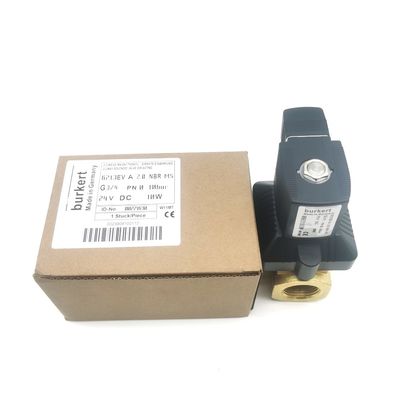 Katup Kontrol Solenoid Burkert 00125367 6014 C Koneksi Pelat Bawah Kerja Langsung Biasanya Tertutup 2.0 Lubang Aliran DC24V 8W Badan Katup Kuningan 0 ~ 10bar