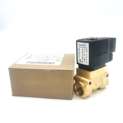 00137538 6013 Tipe biasanya tertutup 2.0 Aliran Lubang FKM Seal 8W Burkert Solenoid Valve