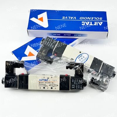 4V230C-08 Electromagnetic Valve AIRTAC Untuk Peraturan Fluida Tepat 5 posisi port 3