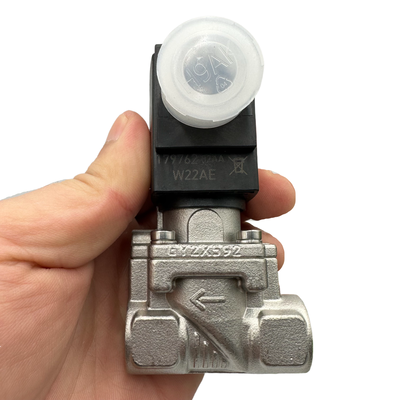 EPDM Seal Materials G1/4 "Pneumatic Solenoid Valve 24V DC 2 Way Normal ditutup katup dan 2 Way Normal terbuka katup Fungsi 00322541