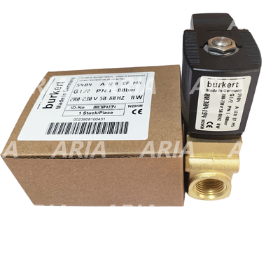 G3 8 Sambungan Port Burkert Solenoid Valve Konstruksi tahan lama Cocok untuk jangka panjang dalam sistem otomatisasi industri