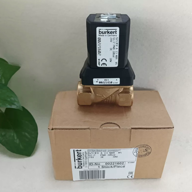 Tubuh Kuningan Burkert Solenoid Valve 00221603, G1/2 2/2 Cara Normal Ditutup, 13 Aliran Lubang, NBR Seal, -10 ~ 80 °C suhu kerja, AC24V 8W 0-10 Bar Tekanan